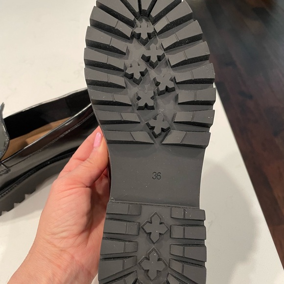 New black loafers - Picture 3 of 4